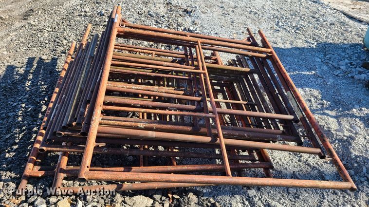 image for item HM9344 (15) pieces of scaffolding