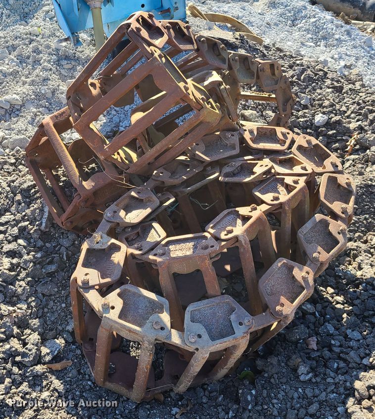 image for item HM9345 Grouser steel over the tire tracks