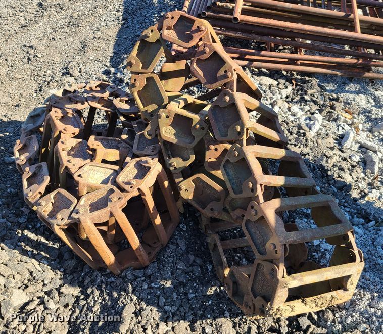 image for item HM9345 Grouser steel over the tire tracks