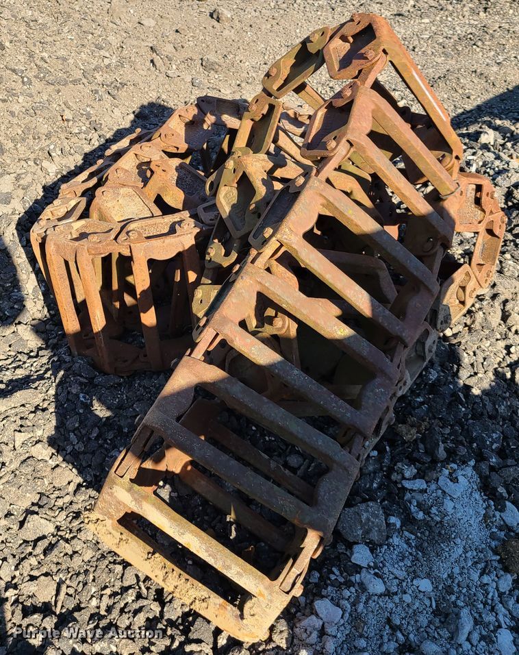 image for item HM9345 Grouser steel over the tire tracks