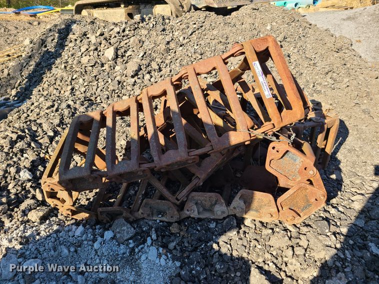 image for item HM9345 Grouser steel over the tire tracks