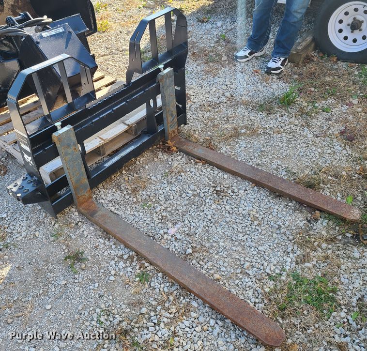 image for item HM9359 Bobcat skid steer forks