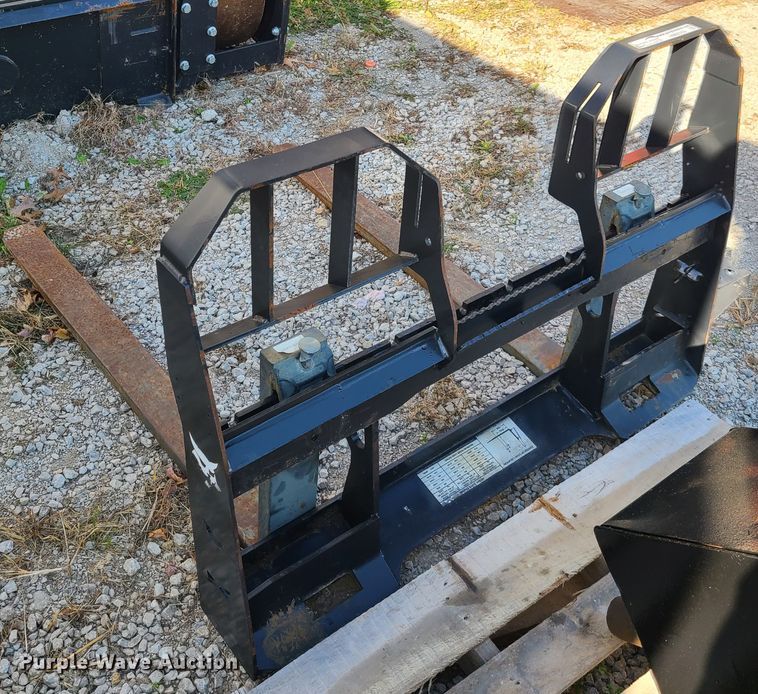 image for item HM9359 Bobcat skid steer forks