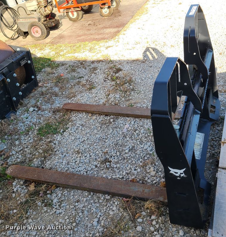 image for item HM9359 Bobcat skid steer forks