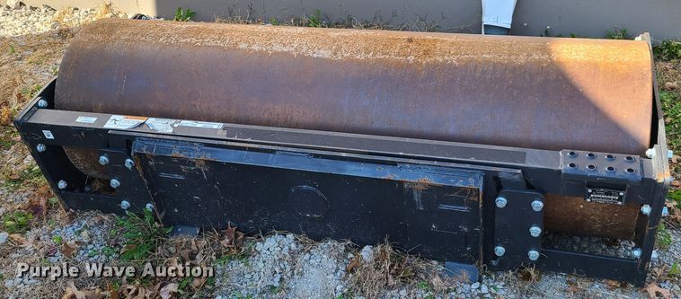 image for item HM9360 2018 Bobcat skid steer smooth drum roller