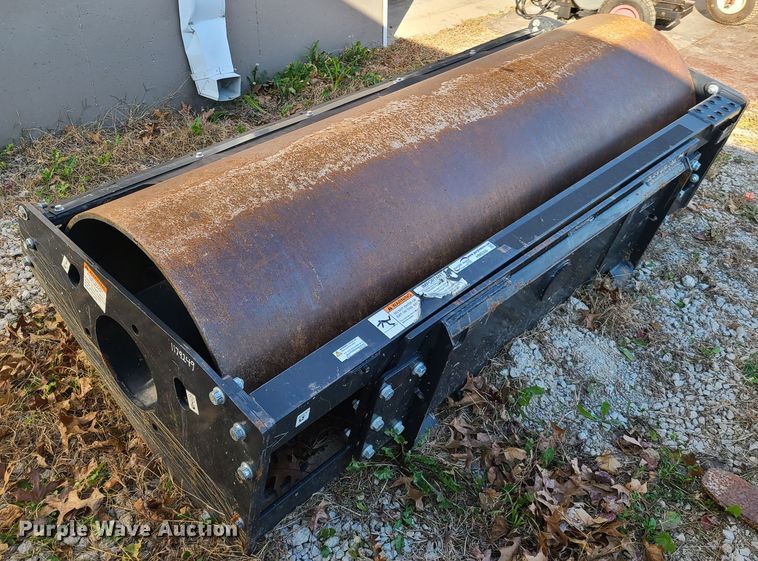 image for item HM9360 2018 Bobcat skid steer smooth drum roller