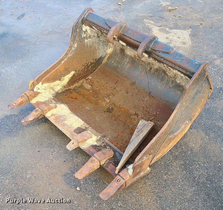 image for item HM9378 Bobcat 36"W excavator bucket