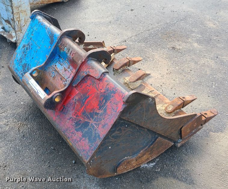 image for item HM9378 Bobcat 36"W excavator bucket