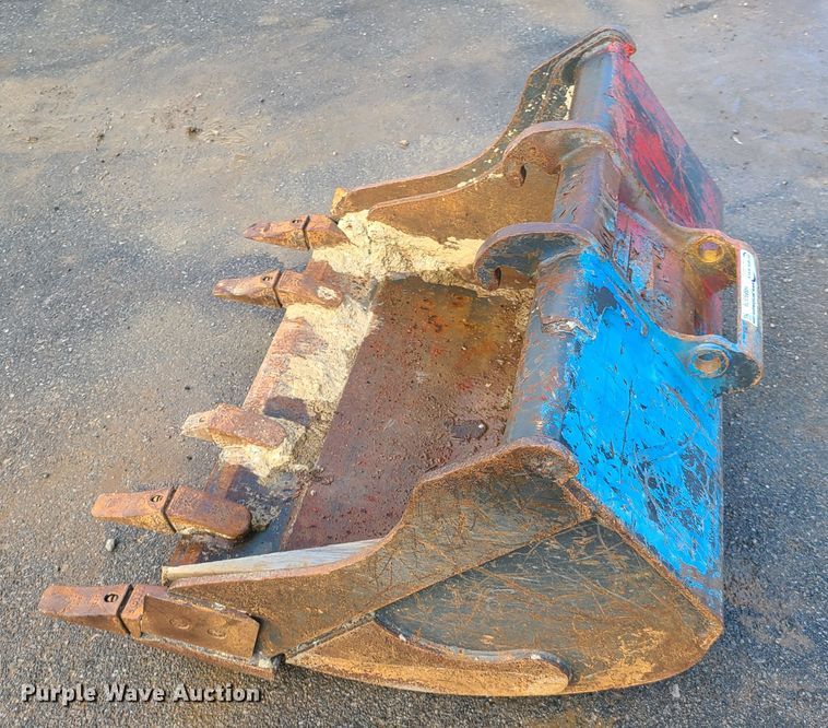 image for item HM9378 Bobcat 36"W excavator bucket