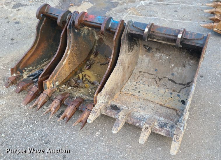 image for item HM9379 (3) Bobcat excavator buckets