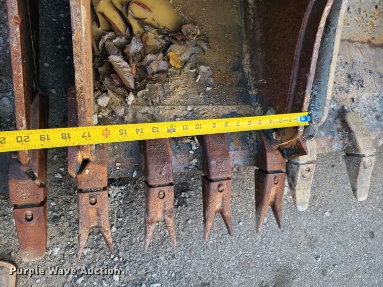 image for item HM9379 (3) Bobcat excavator buckets