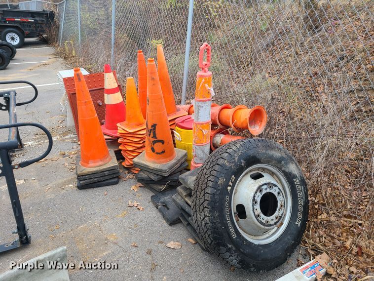 image for item HM9381 Automotive accessories