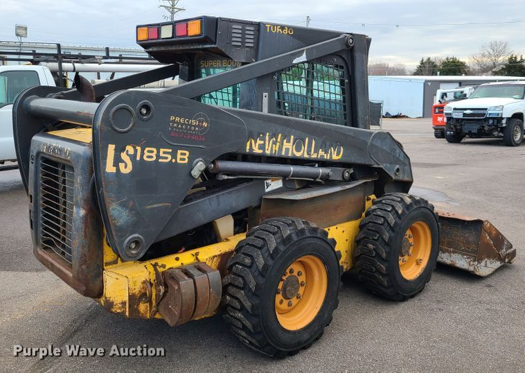 image for item HM9385 New Holland LS185  skid steer loader