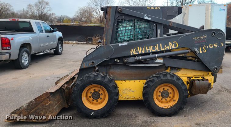 image for item HM9385 New Holland LS185  skid steer loader