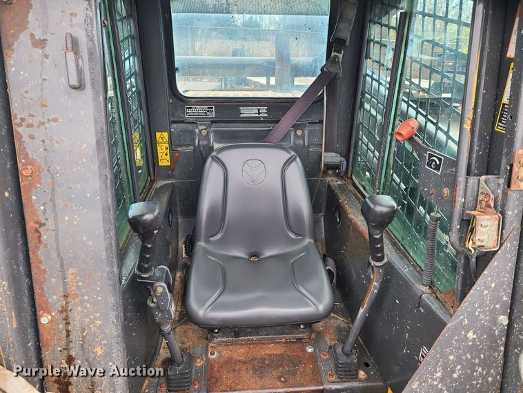 image for item HM9385 New Holland LS185  skid steer loader