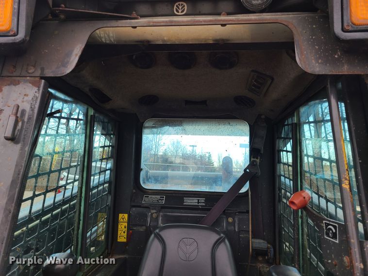 image for item HM9385 New Holland LS185  skid steer loader