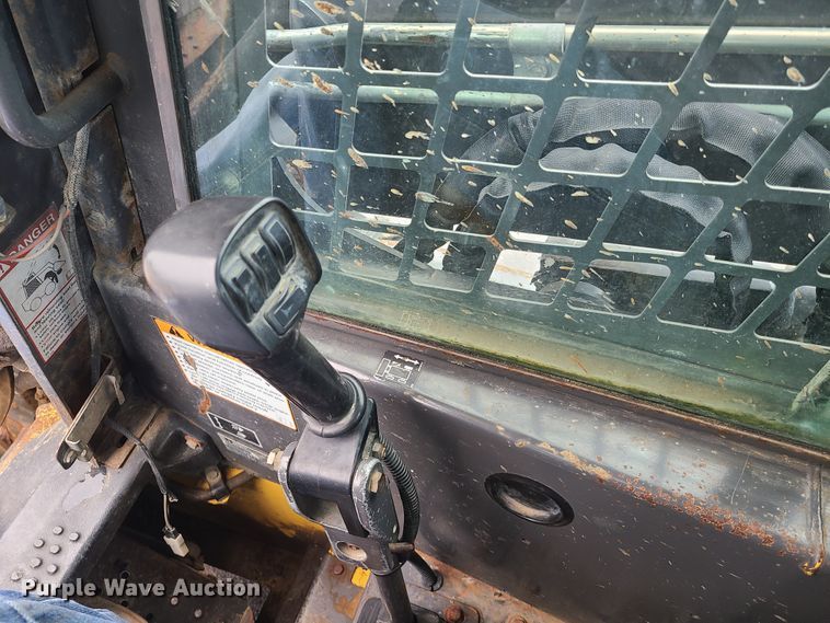 image for item HM9385 New Holland LS185  skid steer loader