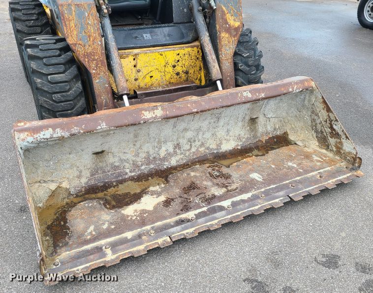 image for item HM9385 New Holland LS185  skid steer loader