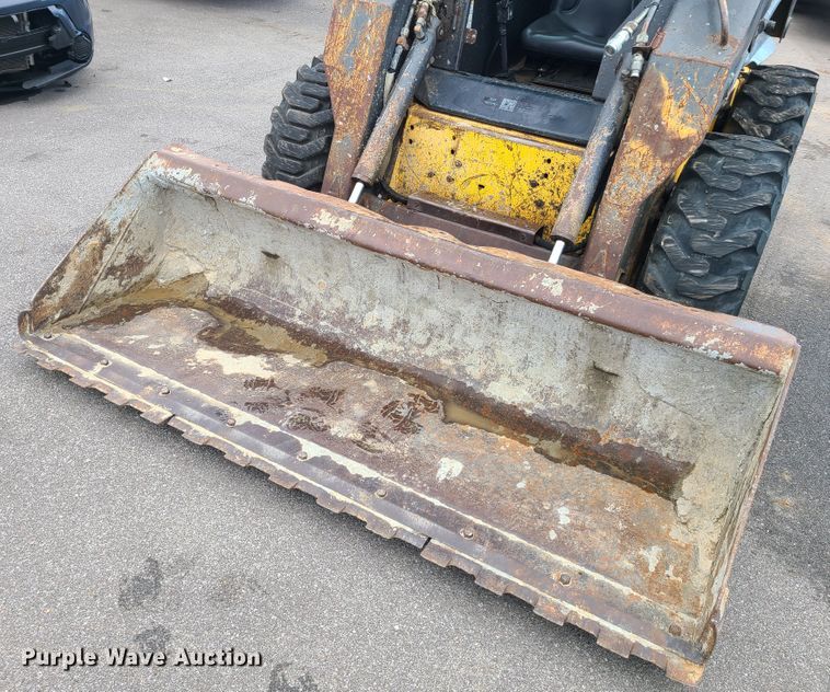 image for item HM9385 New Holland LS185  skid steer loader
