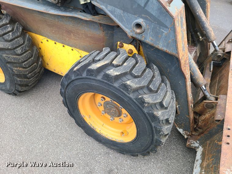 image for item HM9385 New Holland LS185  skid steer loader