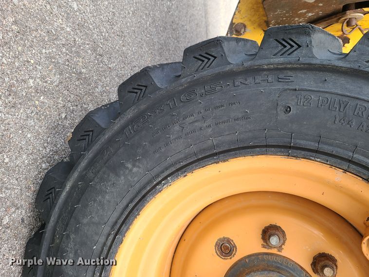 image for item HM9385 New Holland LS185  skid steer loader