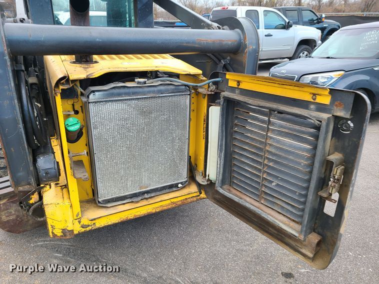 image for item HM9385 New Holland LS185  skid steer loader