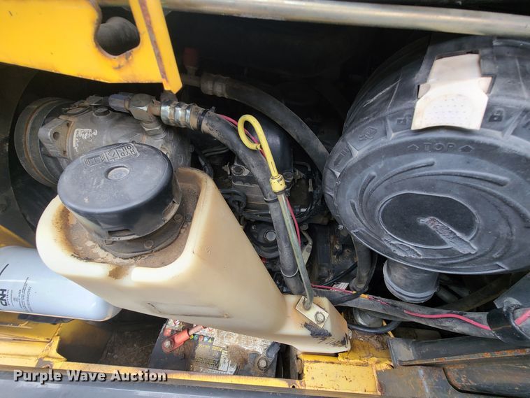 image for item HM9385 New Holland LS185  skid steer loader