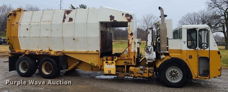 image for item HM9390 1995 Crane Carrier  refuse truck