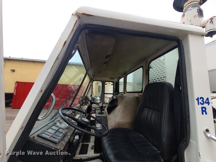 image for item HM9390 1995 Crane Carrier  refuse truck