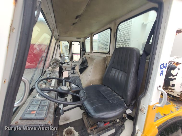 image for item HM9390 1995 Crane Carrier  refuse truck