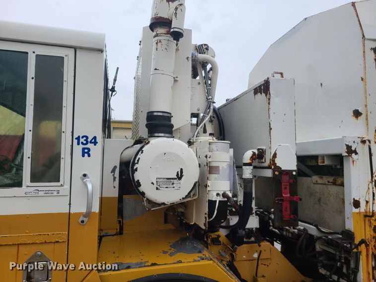 image for item HM9390 1995 Crane Carrier  refuse truck