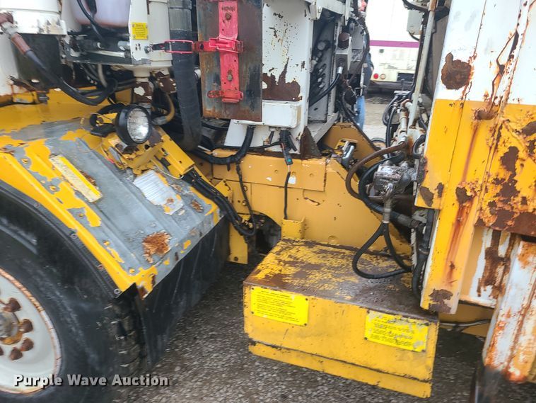 image for item HM9390 1995 Crane Carrier  refuse truck