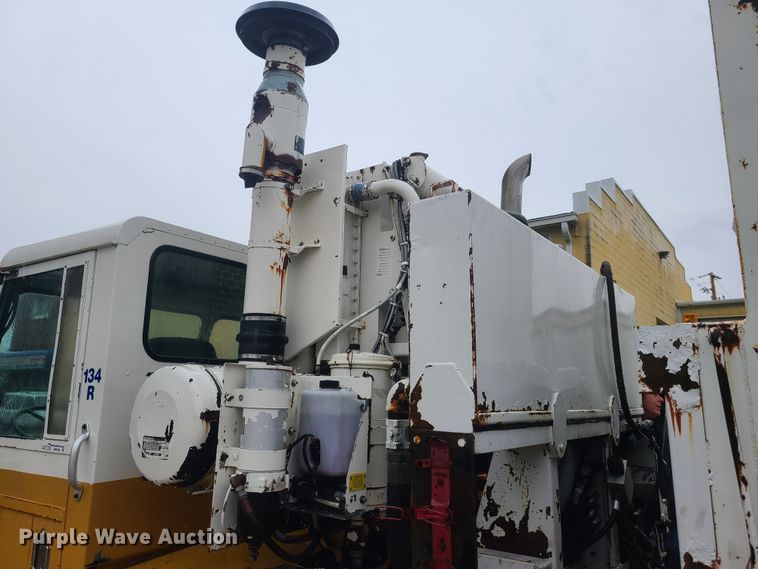 image for item HM9390 1995 Crane Carrier  refuse truck