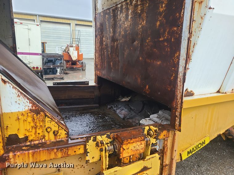 image for item HM9390 1995 Crane Carrier  refuse truck