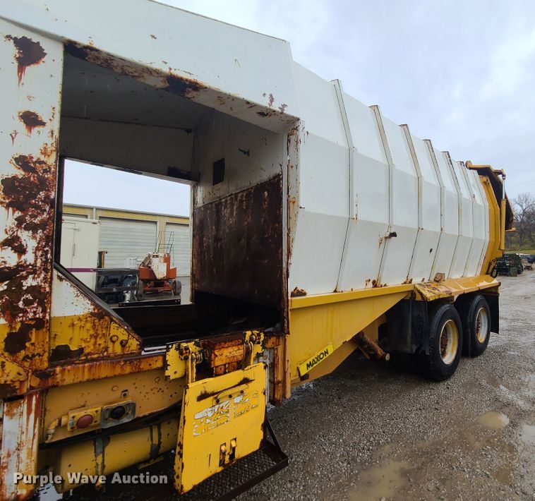 image for item HM9390 1995 Crane Carrier  refuse truck