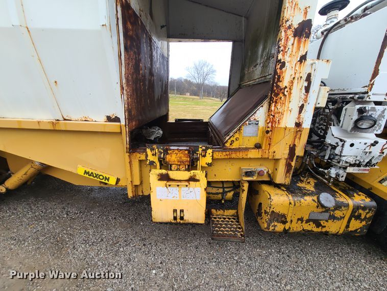 image for item HM9390 1995 Crane Carrier  refuse truck