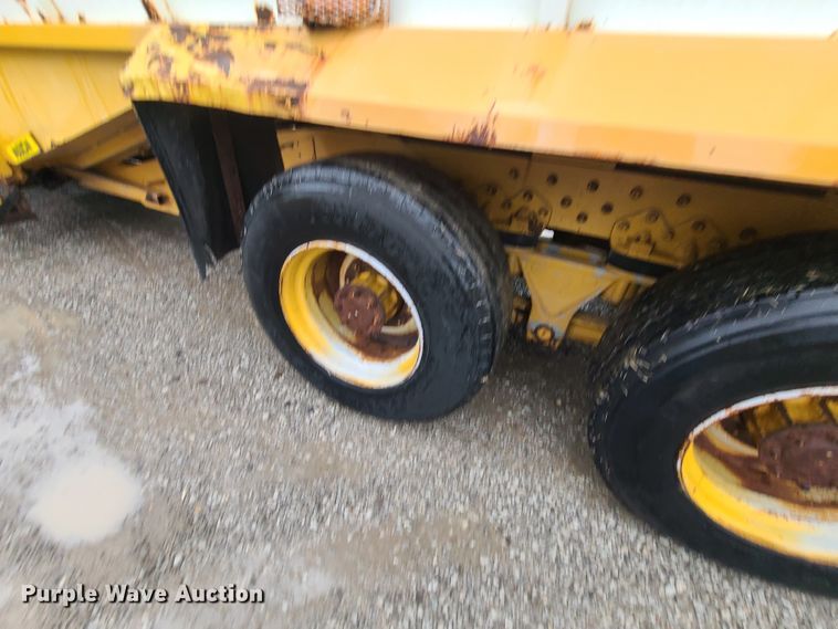 image for item HM9390 1995 Crane Carrier  refuse truck