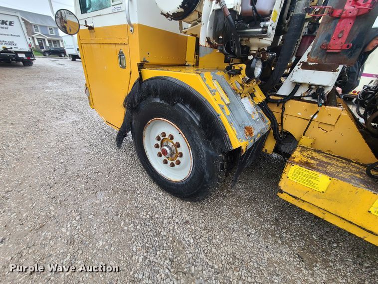 image for item HM9390 1995 Crane Carrier  refuse truck