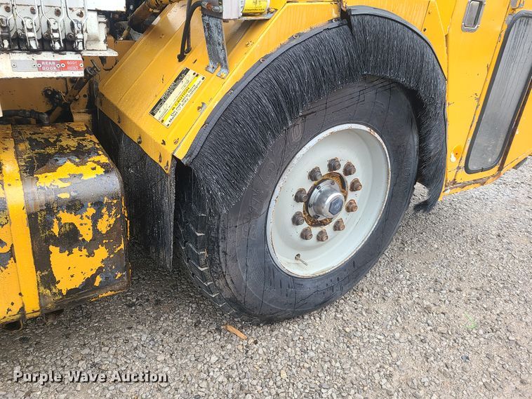 image for item HM9390 1995 Crane Carrier  refuse truck