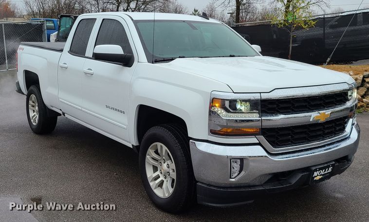 image for item HM9400 2019 Chevrolet Silverado 1500  Double Cab pickup truck