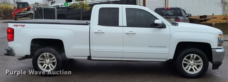 image for item HM9400 2019 Chevrolet Silverado 1500  Double Cab pickup truck