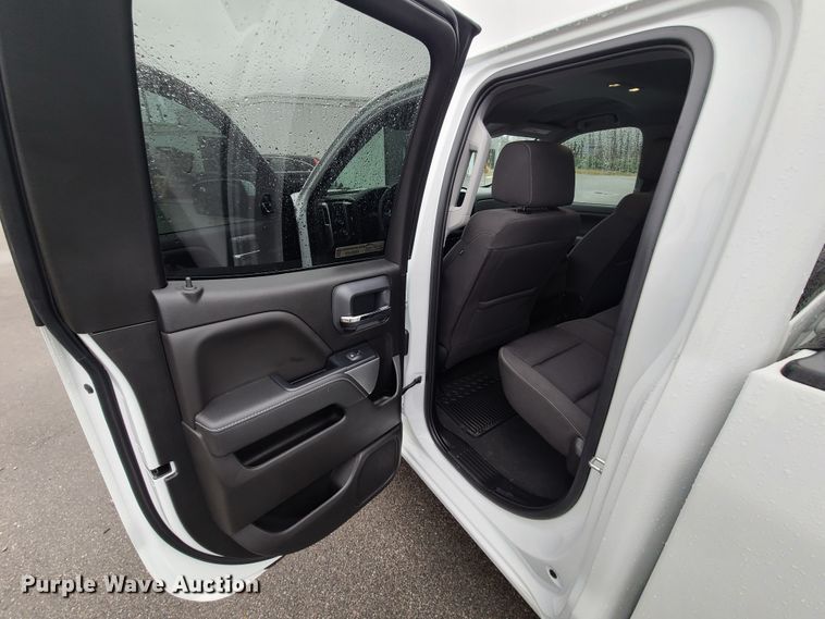 image for item HM9400 2019 Chevrolet Silverado 1500  Double Cab pickup truck