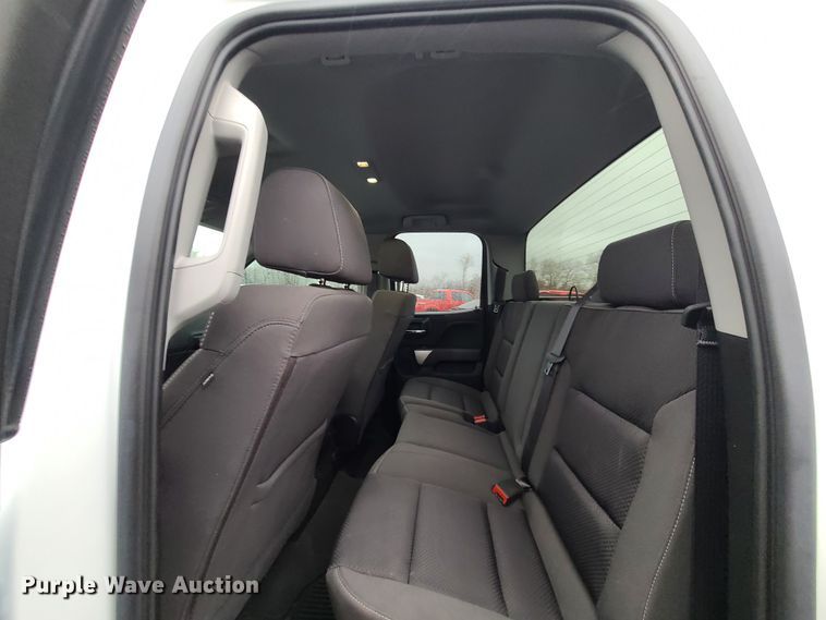 image for item HM9400 2019 Chevrolet Silverado 1500  Double Cab pickup truck