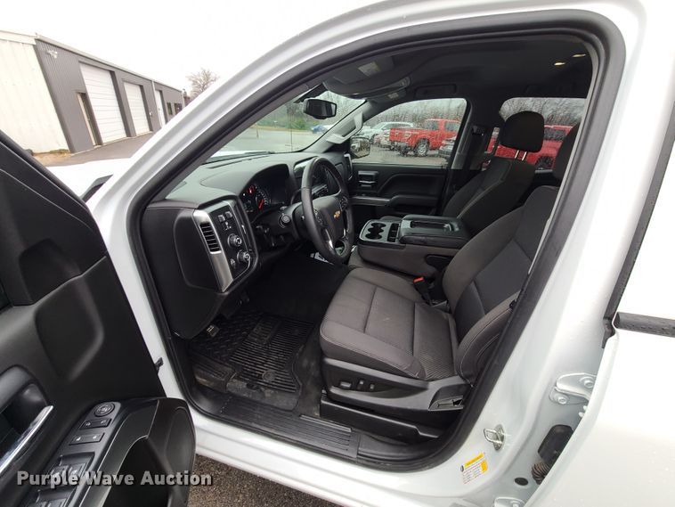 image for item HM9400 2019 Chevrolet Silverado 1500  Double Cab pickup truck