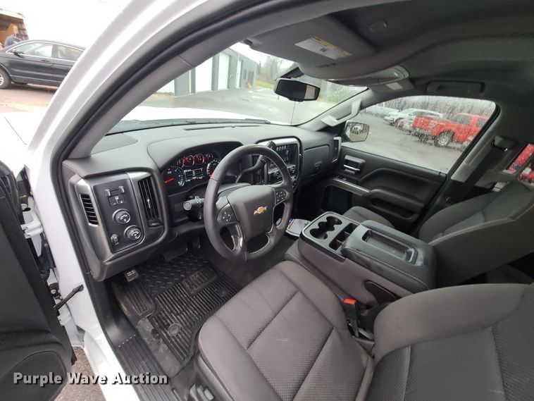 image for item HM9400 2019 Chevrolet Silverado 1500  Double Cab pickup truck