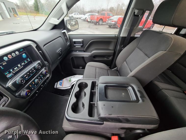 image for item HM9400 2019 Chevrolet Silverado 1500  Double Cab pickup truck