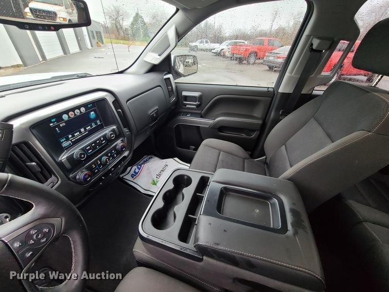 image for item HM9400 2019 Chevrolet Silverado 1500  Double Cab pickup truck