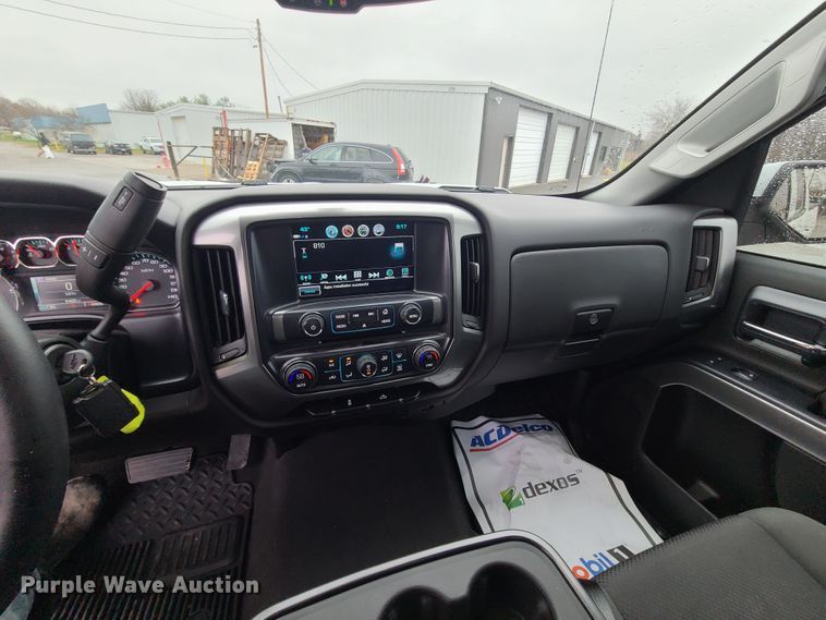 image for item HM9400 2019 Chevrolet Silverado 1500  Double Cab pickup truck