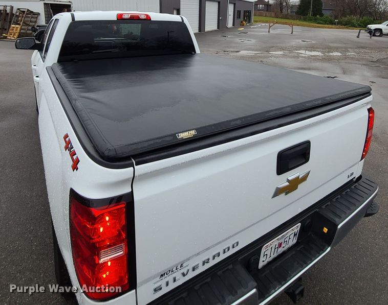 image for item HM9400 2019 Chevrolet Silverado 1500  Double Cab pickup truck