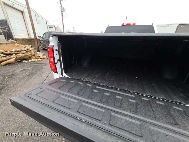 image for item HM9400 2019 Chevrolet Silverado 1500  Double Cab pickup truck